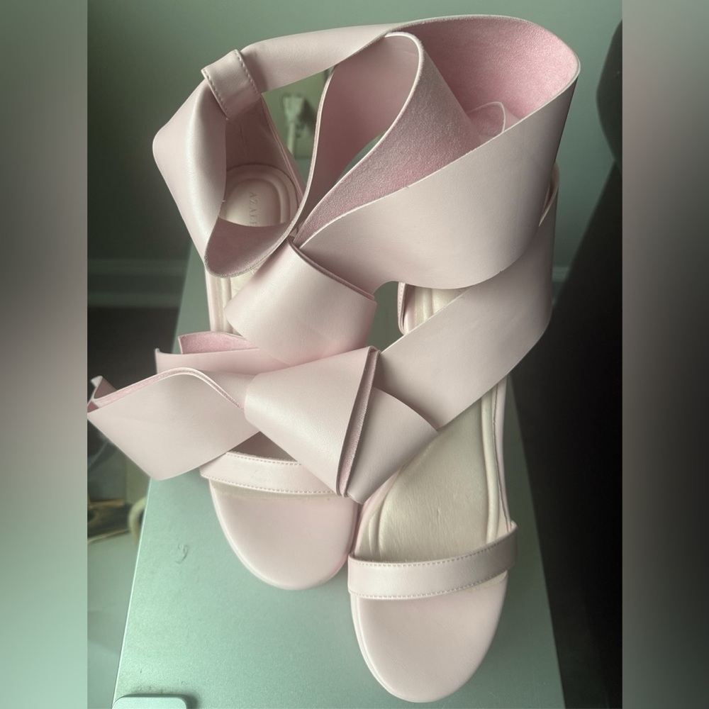 Azalea Wang Emeka Pink Platform Sandal with Bow - Size 9 - Picture 8 of 8